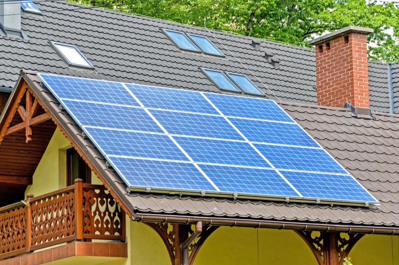 chauffagiste-GAREOULT-min_solar-panels-1477987